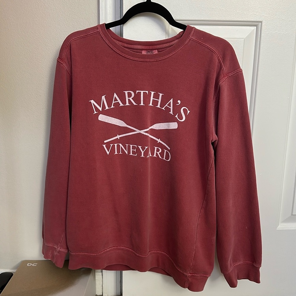 MARTHA’S VINEYARD CREW NECK